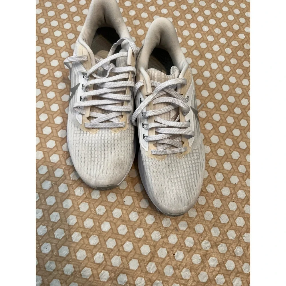Nike Womens Air Zoom Pegasus 39 DH4072-100 White Casual Shoes Sneakers Size 6.5